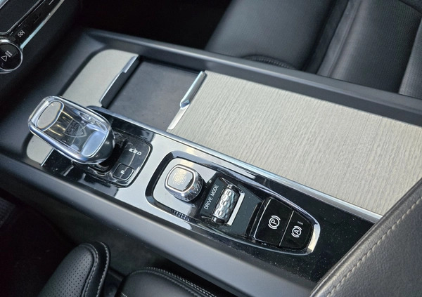Volvo XC 60 cena 224900 przebieg: 28900, rok produkcji 2021 z Biskupiec małe 466